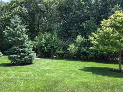 Exterior - 929 S West Ct #A, Appleton, WI 54915 photo 6 of 6