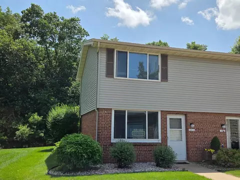 929 S West Ct #A, Appleton, WI 54915