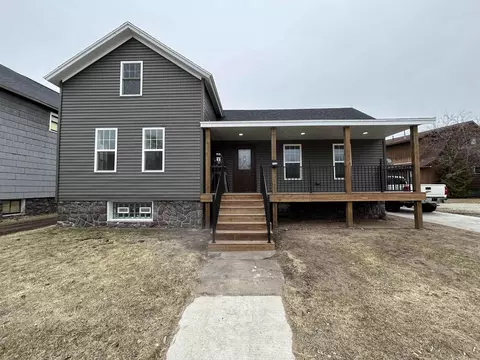 1112 Merryman St, Marinette, WI 54143