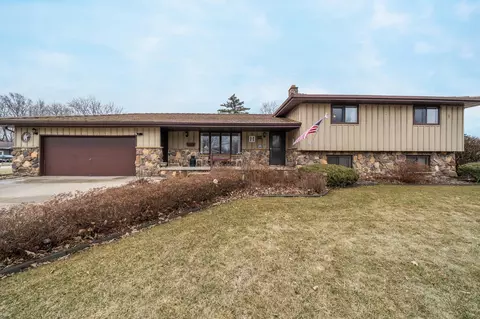 508 W Martin St, New London, WI 54961