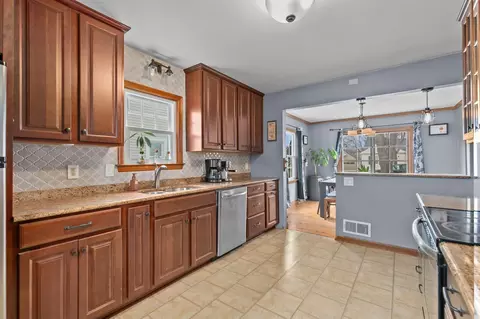 1338 W Spring St, Appleton, WI 54914 photo 9