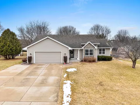 2553 Jake Dr, Green Bay, WI 54229