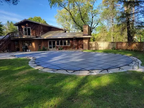 523 E South Lake St, Hancock, WI 54943