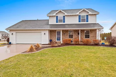 1329 Scholar Dr, Green Bay, WI 54229