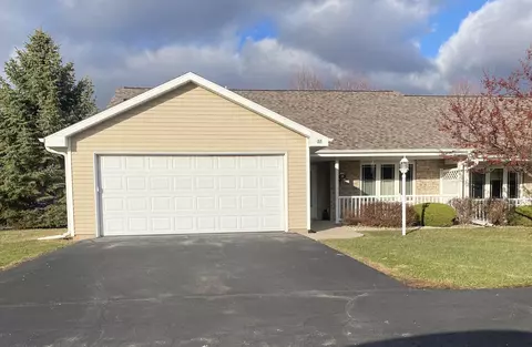 37 Kings Crest Ln, Fond Du Lac, WI 54935