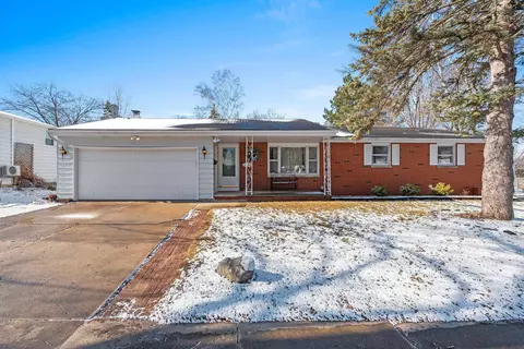 1852 Neal Ct, Green Bay, WI 54302