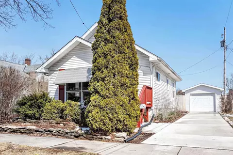 1359 Eliza St, Green Bay, WI 54302