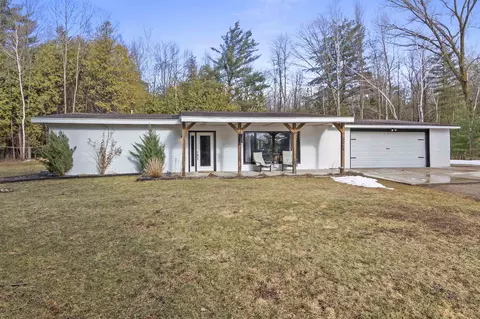 3018 Cedar Ln, Abrams, WI 54101
