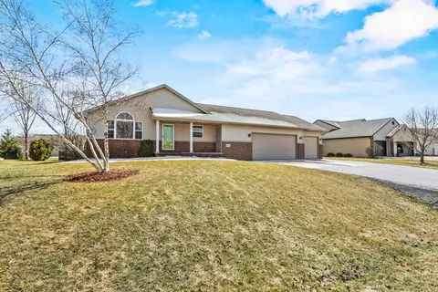 1378 Eagle Feather Trl, Neenah, WI 54956
