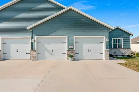 212 Baker Blvd, Beaver Dam, WI 53916
