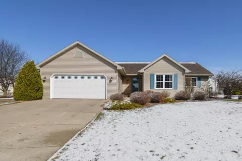 1209 Westbreeze Dr, Neenah, WI 54956