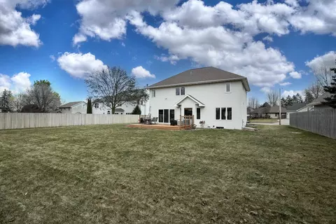 Exterior - 2417 S Matthias St, Appleton, WI 54915 photo 6 of 14