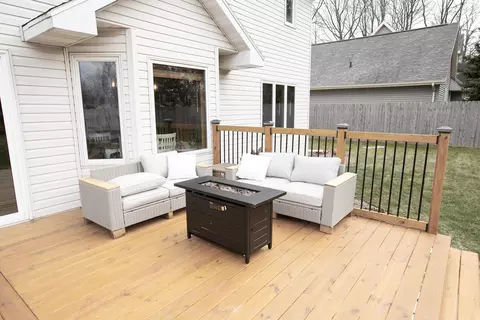 Exterior - 2417 S Matthias St, Appleton, WI 54915 photo 11 of 14