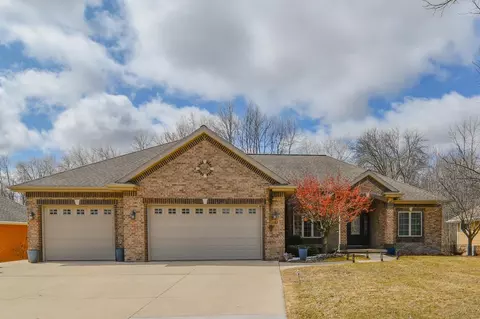1193 Folkestone Dr, Green Bay, WI 54313