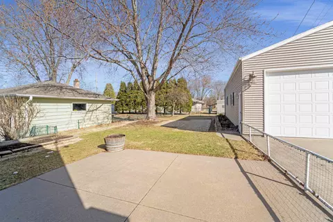Exterior - 1218 W Frances St, Appleton, WI 54914 photo 2 of 8