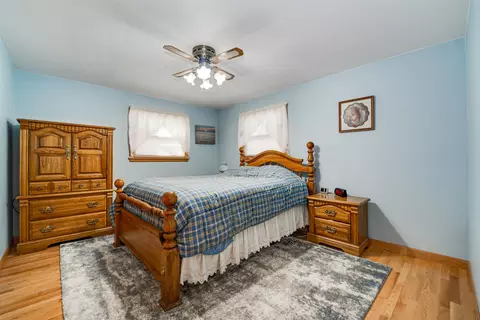 Bedroom - 1218 W Frances St, Appleton, WI 54914 photo 2 of 5