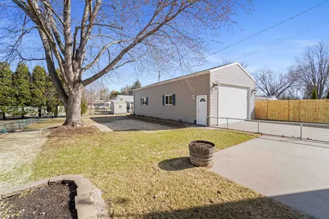 Exterior - 1218 W Frances St, Appleton, WI 54914 photo 5 of 8