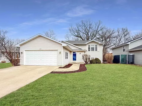 1420 Fairfax St, Oshkosh, WI 54904