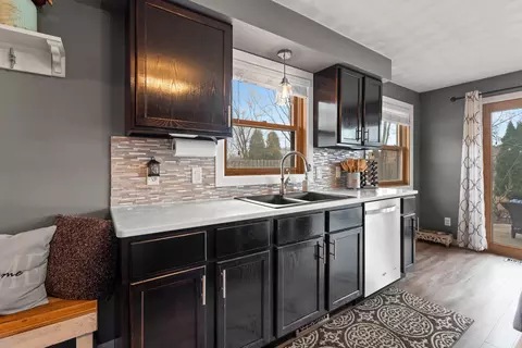 Kitchen - 2837 Schaefer Cir, Appleton, WI 54915 photo 4 of 4