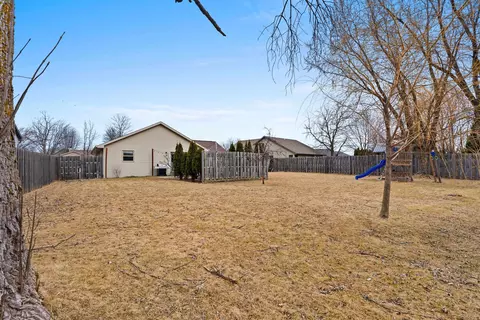 Exterior - 2837 Schaefer Cir, Appleton, WI 54915 photo 6 of 8