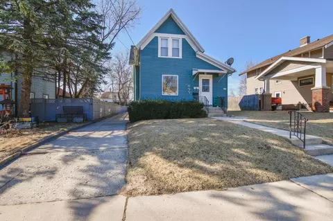 1319 Green St, Manitowoc, WI 54220