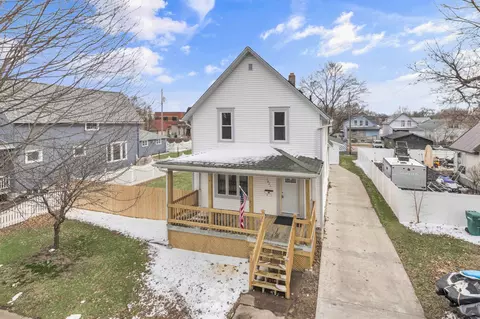 1821 Liberty St, Marinette, WI 54143