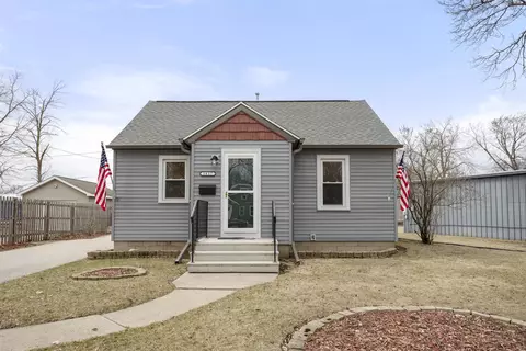 1417 N Kenilworth Ave, Appleton, WI 54911