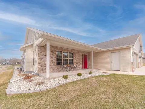 1361 Candlelight Ln, Fond Du Lac, WI 54935