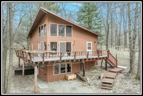 n6504 2nd Street, Waupaca, WI 54981