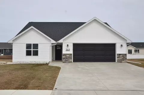 362 Willie Mays Cir, De Pere, WI 54115