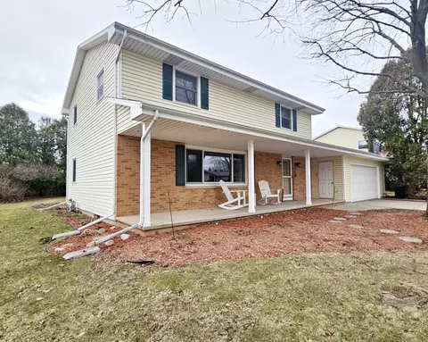 Exterior - 3119 N Peachtree Ln, Appleton, WI 54911 photo 2 of 5