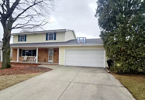 Exterior - 3119 N Peachtree Ln, Appleton, WI 54911 photo 3 of 5