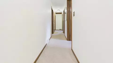 Entry Way - 3119 N Peachtree Ln, Appleton, WI 54911 photo 2 of 2