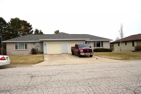 413 N Park Rd, Algoma, WI 54201