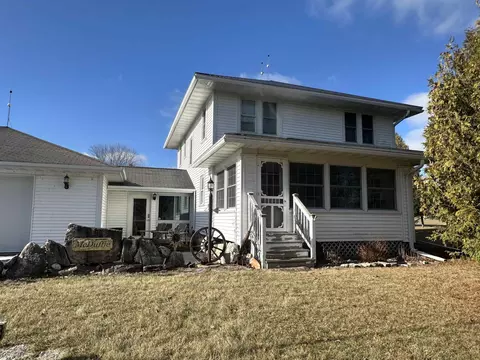 7533 N Evergreen Dr, Algoma, WI 54201