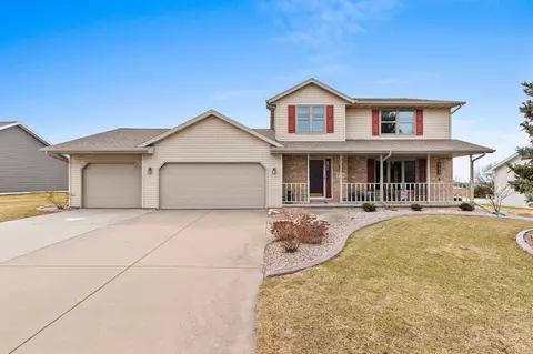 2784 Blue Spruce Dr, Green Bay, WI 54311
