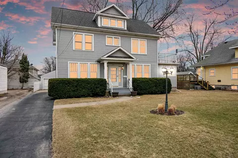 621 1st St, Menasha, WI 54952