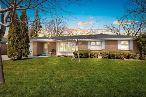 2325 Van Beek Rd, Green Bay, WI 54311