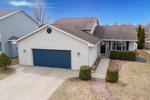 1265 Pheasant Creek Dr, Oshkosh, WI 54904