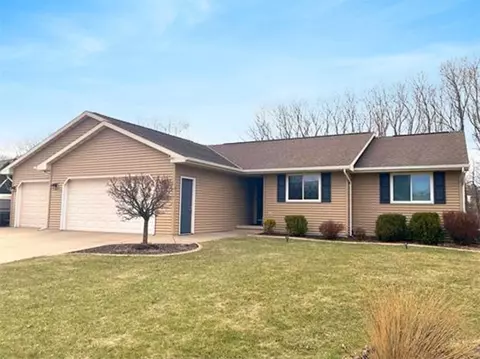 1730 Elk Trail Dr, Neenah, WI 54956