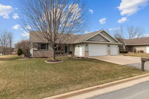 1414 Chesterfield Ct, Menasha, WI 54952