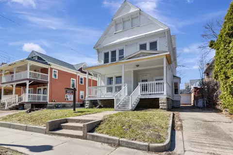 647 Jackson St, Oshkosh, WI 54901
