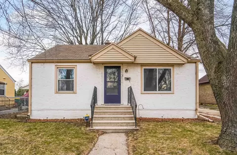 1131 Klaus St, Green Bay, WI 54302