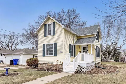 512 E Harrison St, Appleton, WI 54915
