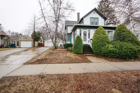 332 6th St, Fond Du Lac, WI 54935