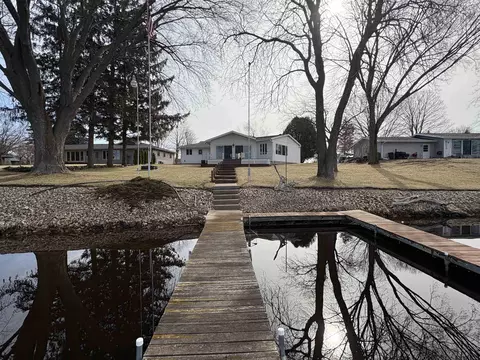n5643 Riverside Drive, Shawano, WI 54166