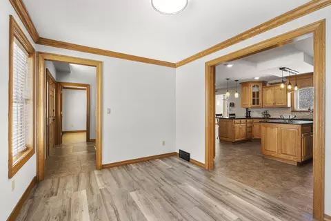 Entry Way - 927 Pinecrest Rd, Howard, WI 54313 photo 6 of 6