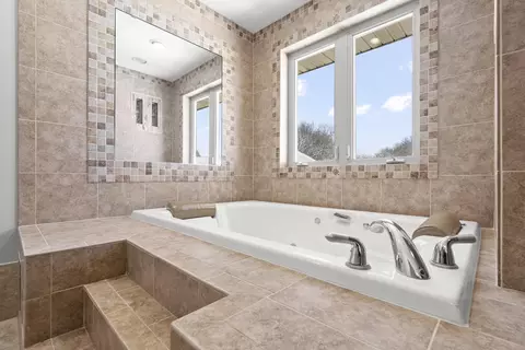 Bath - 927 Pinecrest Rd, Howard, WI 54313 photo 5 of 7