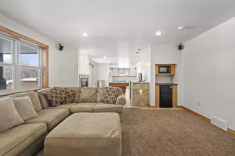 Living - 927 Pinecrest Rd, Howard, WI 54313 photo 5 of 6