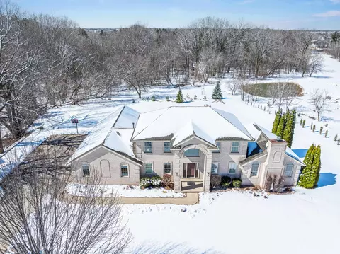 View/Area - 927 Pinecrest Rd, Howard, WI 54313 photo 1 of 6